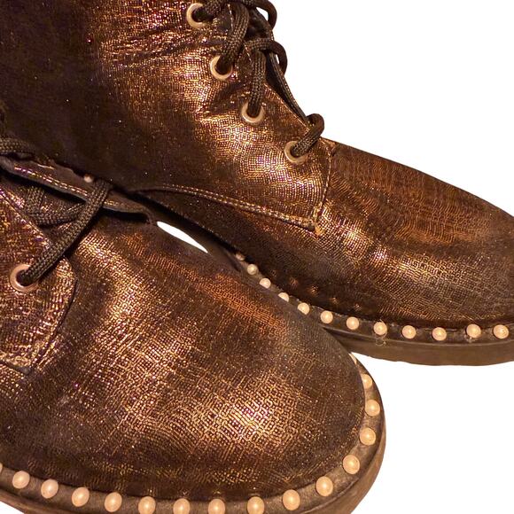 Stuart Weitzman Allie Pearl Combat Boots Metallic Suede Lug Sole 8.5B EU 39 - Picture 3 of 9